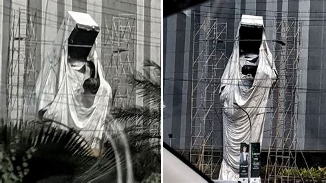 artwork sm megamall|A Gigantic Time Statue Was Just Unveiled in Front of .